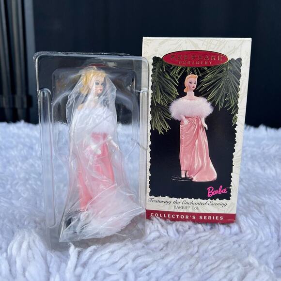 ˚₊‧꒰ა ☆ ໒꒱ ‧₊˚ Hallmark Keepsake Holiday Barbie Collector Ornament (4B- DF) - Picture 1 of 3